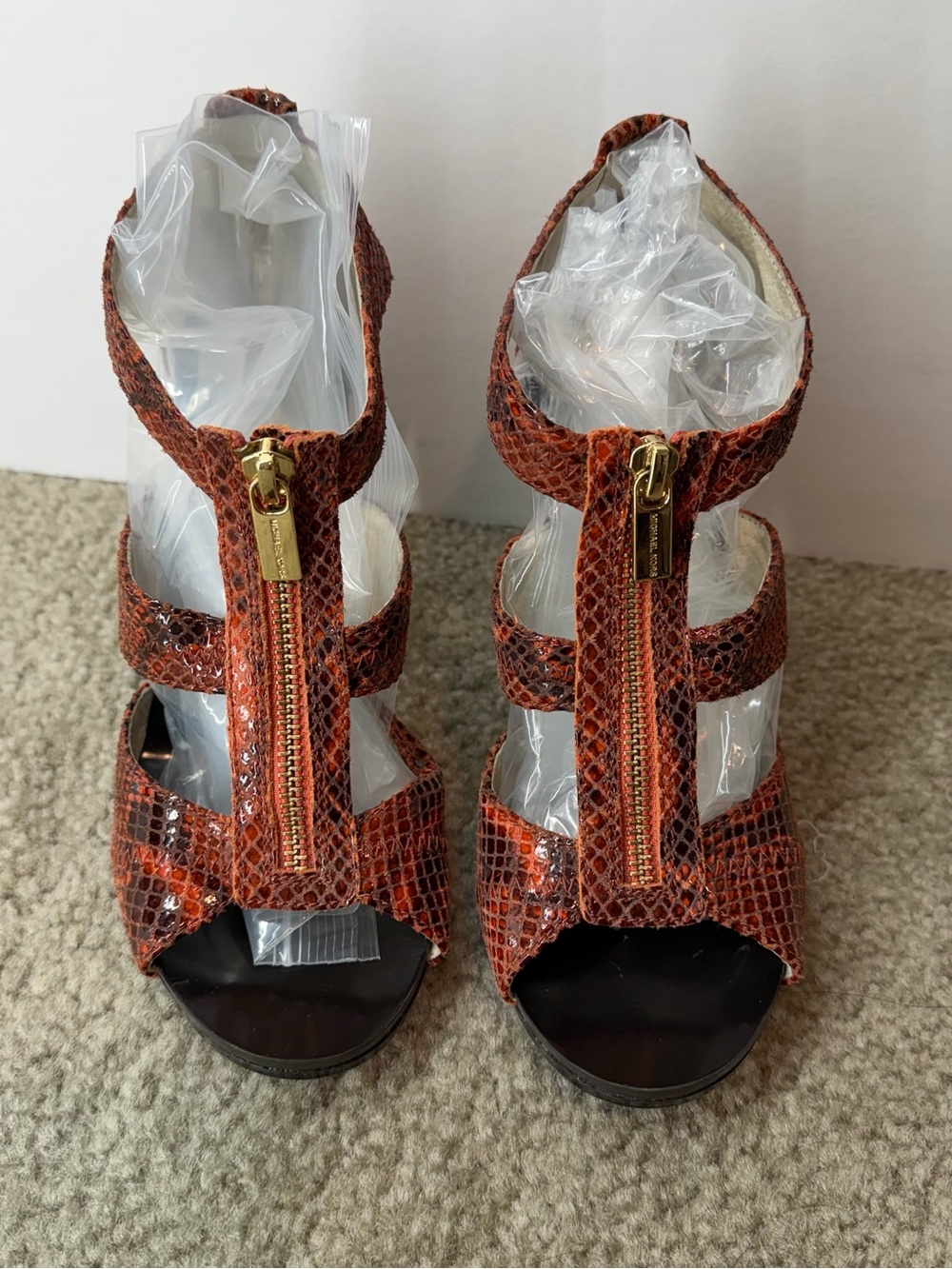 MICHAEL Kors Berkley T-Strap Front Zip Heels Snakeskin Embossed 7M